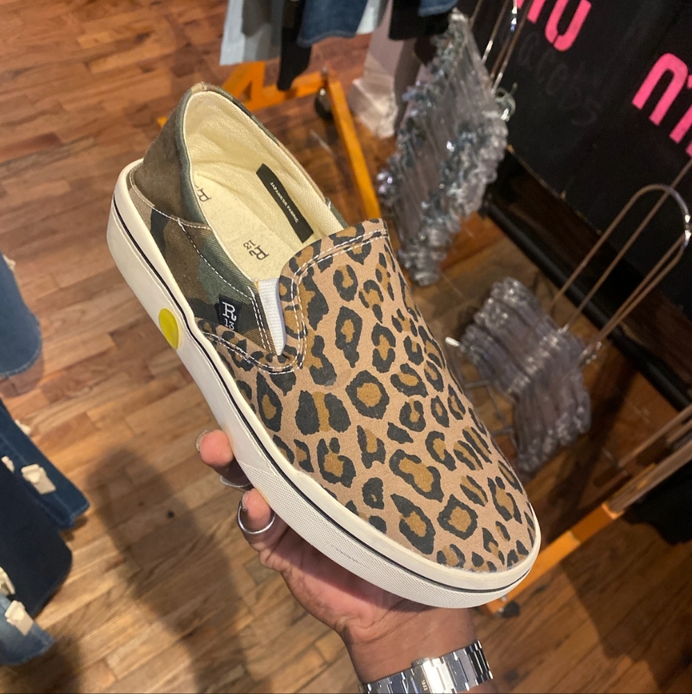 NiB sz 36 (6 Women's 4 Men's)  R13 leopard shoes